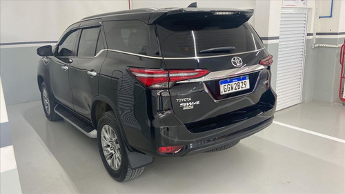 Imagem 6 de 11 de Hilux Sw4 2.8 D-4d Turbo Diesel Srx 4x4 Automático