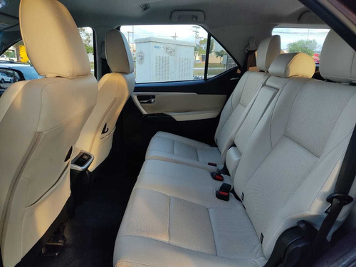 Imagem 11 de 12 de Toyota Sw4 2.8 Tdi Srx 7l 4x4 (aut)