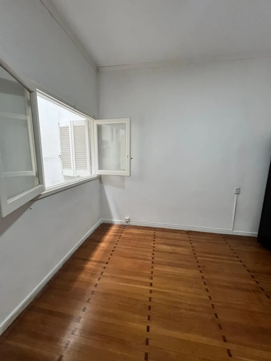 Cómodo Apartamento Con Bajos Gastos Comunes · Foto 5