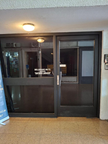 Venta - Oficina 2 Ambientes Con Terraza En Galería Comercial A Metros De La Estación San Isidro