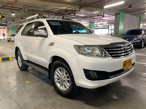 Imagen 4 de 25 de Toyota Fortuner Sr5 2013