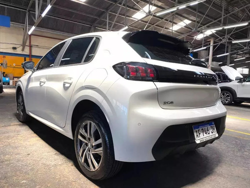 Peugeot 208 1.6 Feline Tiptronic