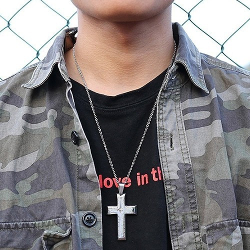 Imagem 4 de 5 de Colar Masculino Com Pingente Crucifixo Oração Pai Nosso