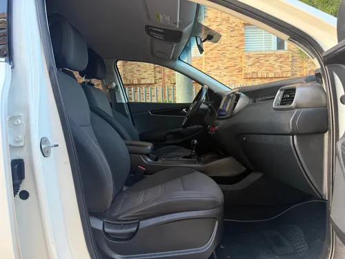 Kia Sorento Trust 2.400cc A/t 2ab Fe 7 Pasajeros 4x2 2016