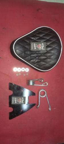 Asiento Dinamo Chopper 250 Cc Bobber Rombos V/bco (Usado)