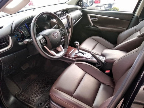 Toyota Hilux Sw4 2.8 Srx 4x4 7 Lugares 16v Turbo