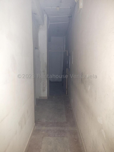 Se Vende Local Avenida Victoria Mls 24-18944