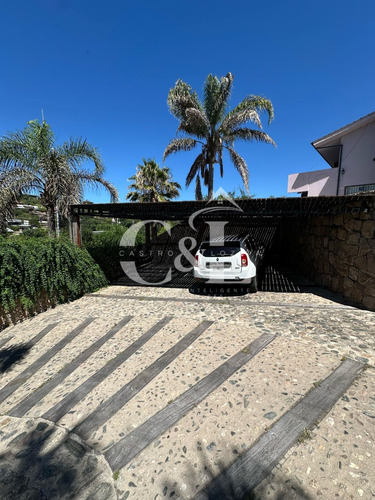 Importante Propiedad De 5 Dormitorios Con Piscina En Villa Del Lago, Villa Carlos Paz