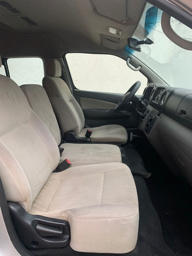 Imagen 9 de 15 de Nissan Urvan 2.5 15 Pas Amplia Aapack Seg Mt 2016