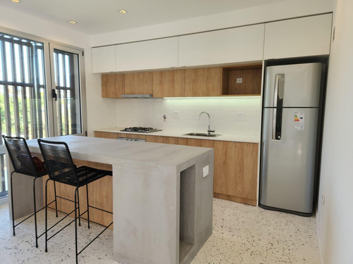 Casa En Alquiler De 2 Dormitorios En City Bell 461 D /14 C Y 15