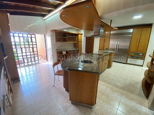 Venta De Imponente Casa Santa Paula