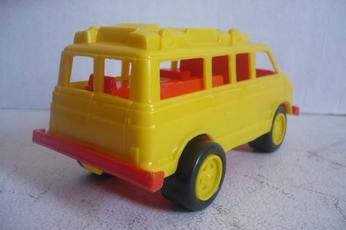 Ambulancia De Emergencias - Camioncito Juguete Escala Impala