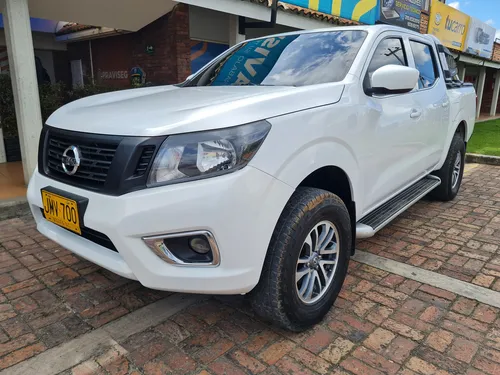 Nissan NP300 Frontier 2.5cc MT AA 4X2