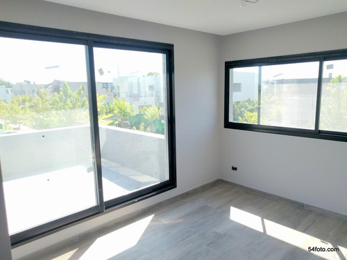 Imagen 20 de 28 de Venta De Casa 4 Ambientes Con Pileta Se Acepta Financiación