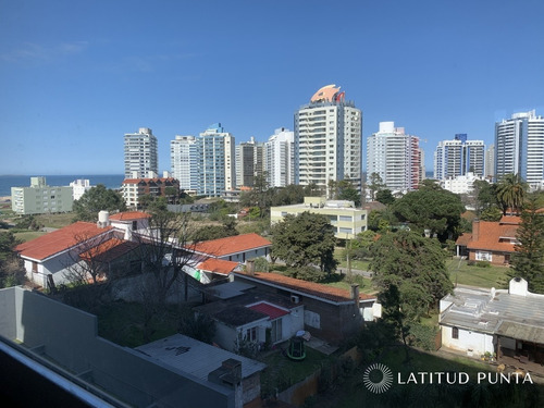 Apartamento En Brava- Ref: 614