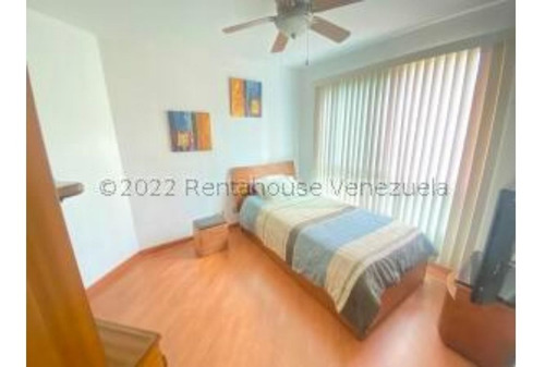 #23-5703 Espectacular Y Comodo Apartamento En Solar Del Hatillo