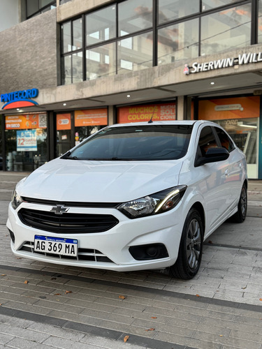 Chevrolet Onix plus 1.4 Black Edition