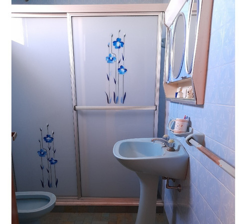 Imagen 8 de 18 de Chalet De 4 Amb En 2 Plantas Con Gran Jardín. Muy Buen Estado.
