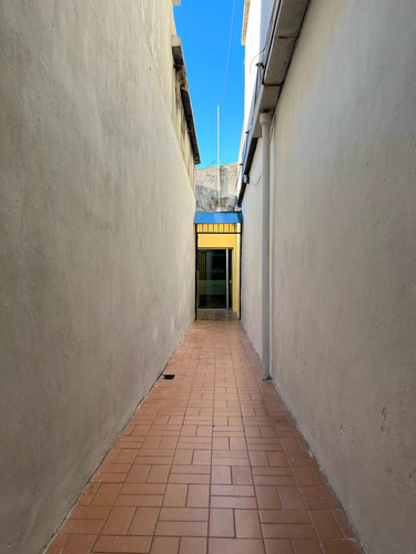 Dueño Vende Casa Con Renta, 2 Dorm Y 2 Patios