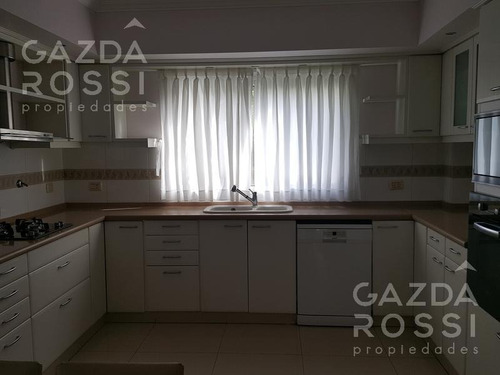 Imponente Propiedad En Barrio Privado Solar Del Bosque, Canning