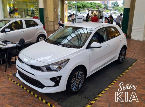 Imagen 2 de 25 de Kia Rio Hatchback Vibrant Mecanico 2023