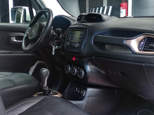 Imagem 8 de 15 de Jeep Renegade Longitude 1.8 Flex 16v 4p Automático