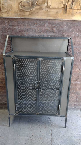 Imagen 2 de 10 de Mueble Estilo Industrial De Hierro Chapa Y Mat Desplegable