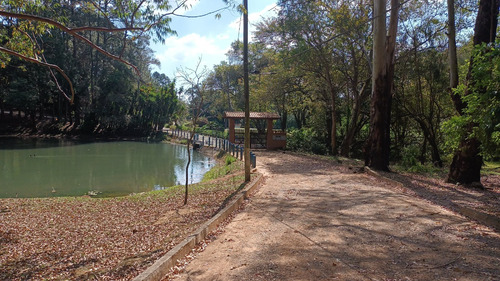 Vendo Ou Permuto - Terreno Em Araçariguama / Condomínio Fechado De Chácaras C/ Segurança 24 Horas / 100% Limpo / Sem Nenhuma Árvore - Pronto P/ Construir / 40 Minutos Da Marginal Pinheiros De Sp