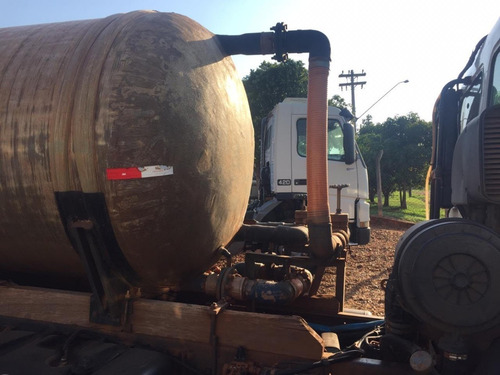 Caminhão Tanque Fibra Ford Cargo 2626 6x4 2004 R$ 150.000.