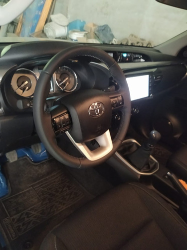 Toyota Hilux 2.8 Cd.srv Mt 204hp 4x4