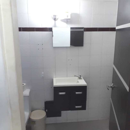 Imagen 7 de 11 de Venta Oficina En C.c. Paseo Las Industrias Se Acepta Financiamiento