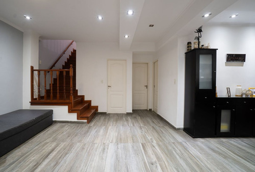 Venta De Casa 6 Ambientes En V. Tesei Apto Credito