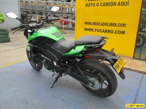 Moto Bajaj Dominar D 400