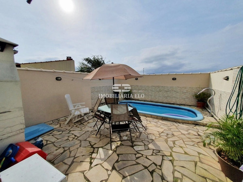 Sobrado Com Piscina. Possui 3 Dormitórios, 3 Banheiros, Cozinha, Sala, Garagem Fechada E Área De Lazer. - 4370