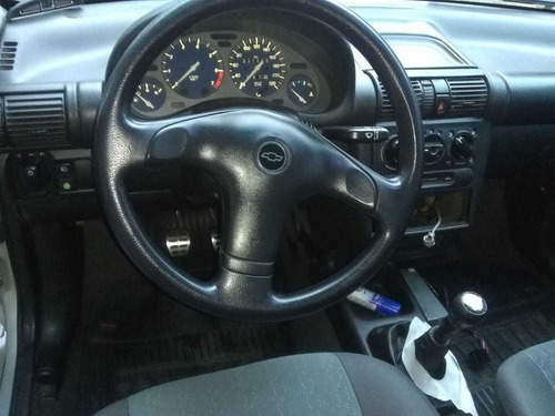 Imagem 10 de 10 de Chevrolet Corsa Picape 1.6 Mpfi