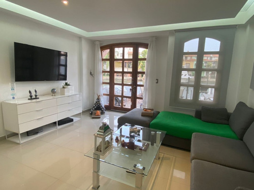 Imagen 9 de 30 de En Venta Moderna E Impecable Casa En Res. Pueblo Viejo.