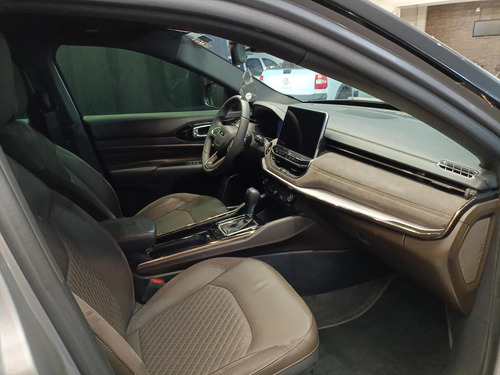 Jeep Commander Ovr T270