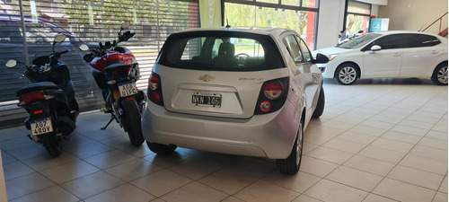 Imagen 4 de 15 de Chevrolet Sonic 2014 1.6 Lt Mx 5 P