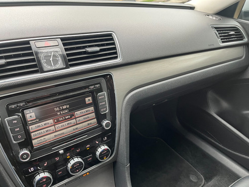 Volkswagen Passat 2.5 Highline L5 P Nave At
