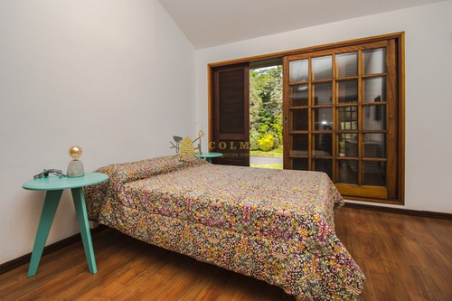 Casa En Barrio Córdoba Punta Del Este 4 Dormitorios, Pileta Y Parrillero Techado- Ref: 3550