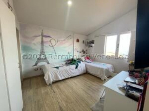 #23-25048 Bello Townhouse Ubicado En Loma Linda