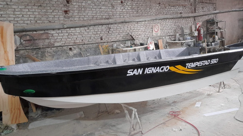 Imagen 7 de 17 de Tracker Tempestad 550 Labio Volcado Base 2 S/ Trailer