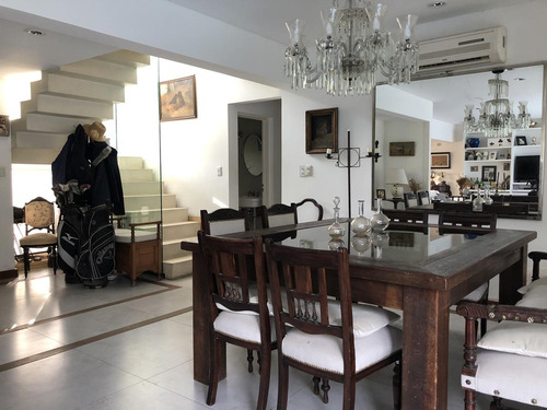 Excelente, Práctica Y Funcional Casa En Venta En Las Glorietas