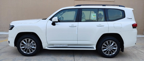 Imagen 3 de 10 de Toyota Land Cruiser 2022
