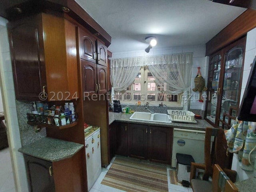Casa En Venta En El Llanito En Calle Cerrada Con Vigilancia, Excelente Oportunidad De Inversion 25-6765 Jc