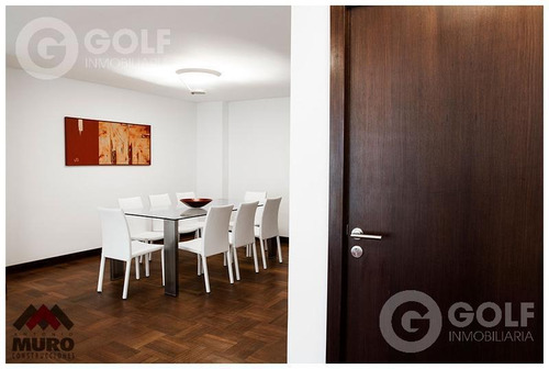 Vendo Apartamento De 3 Dormitorios Más Servicio, Garaje Para Un Auto, Pocitos, Montevideo