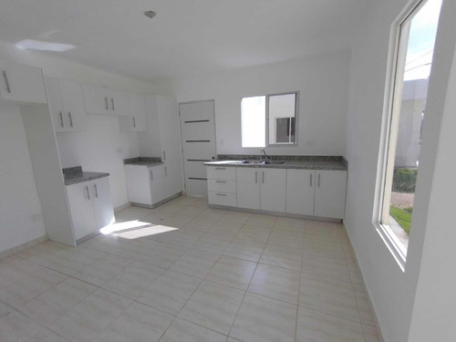 Casa Nueva Ubicada En Caleta, La Romana
