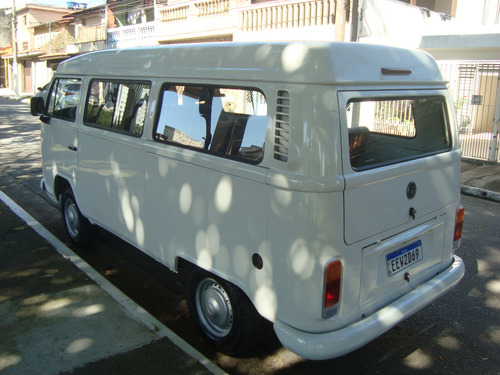 Volkswagen Kombi 1.4 Standard Total Flex 3p