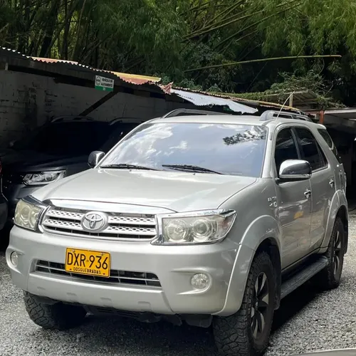 Toyota Fortuner 2.7L AT 2.7CC 2012**