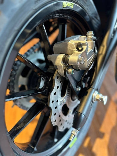Imagen 13 de 15 de Benelli Leoncino 250